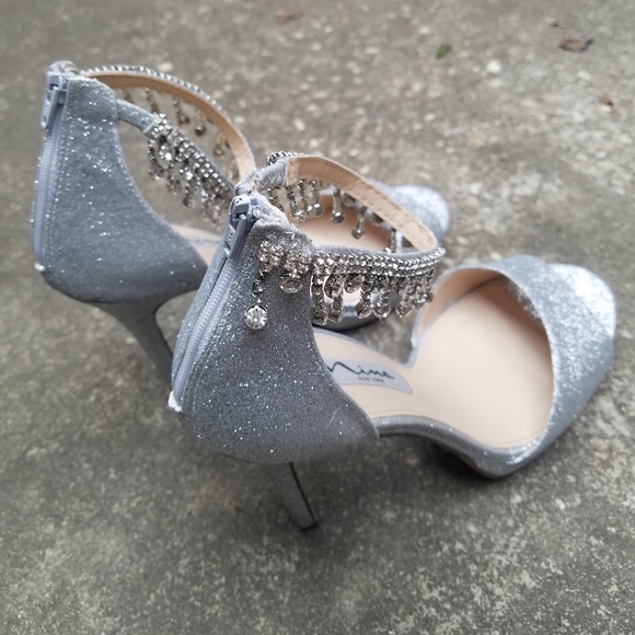 Nina New Yorker Heels - Picture 2 of 3